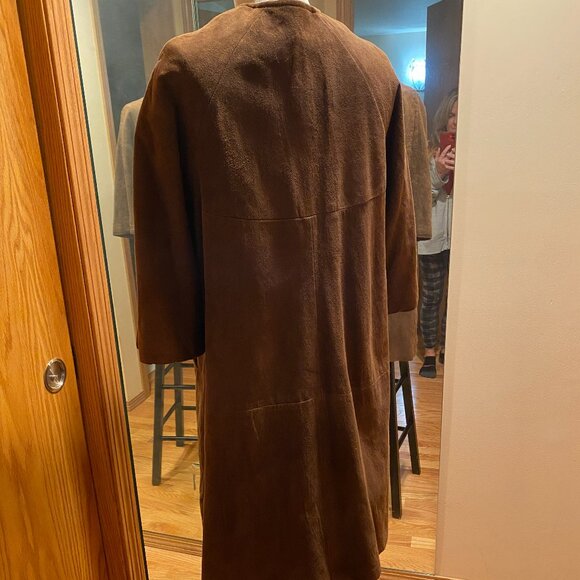 Double breasted faux suede coat. Brown. Medium. - Picture 6 of 7